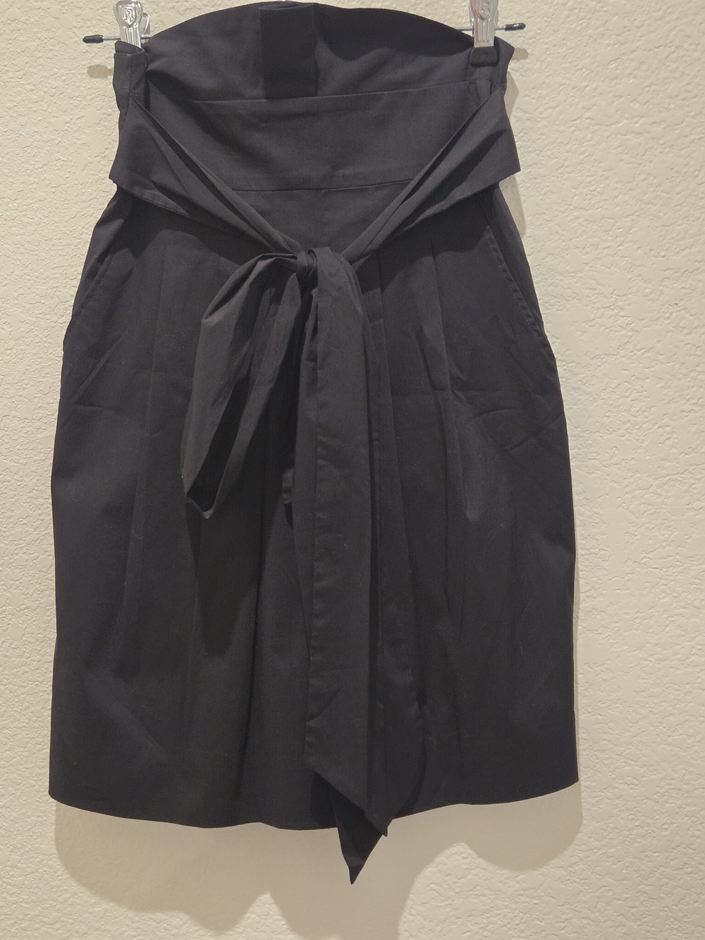 BCBGMaxAzria Black Midi Tie-Waist Skirt Size 0 NWT
